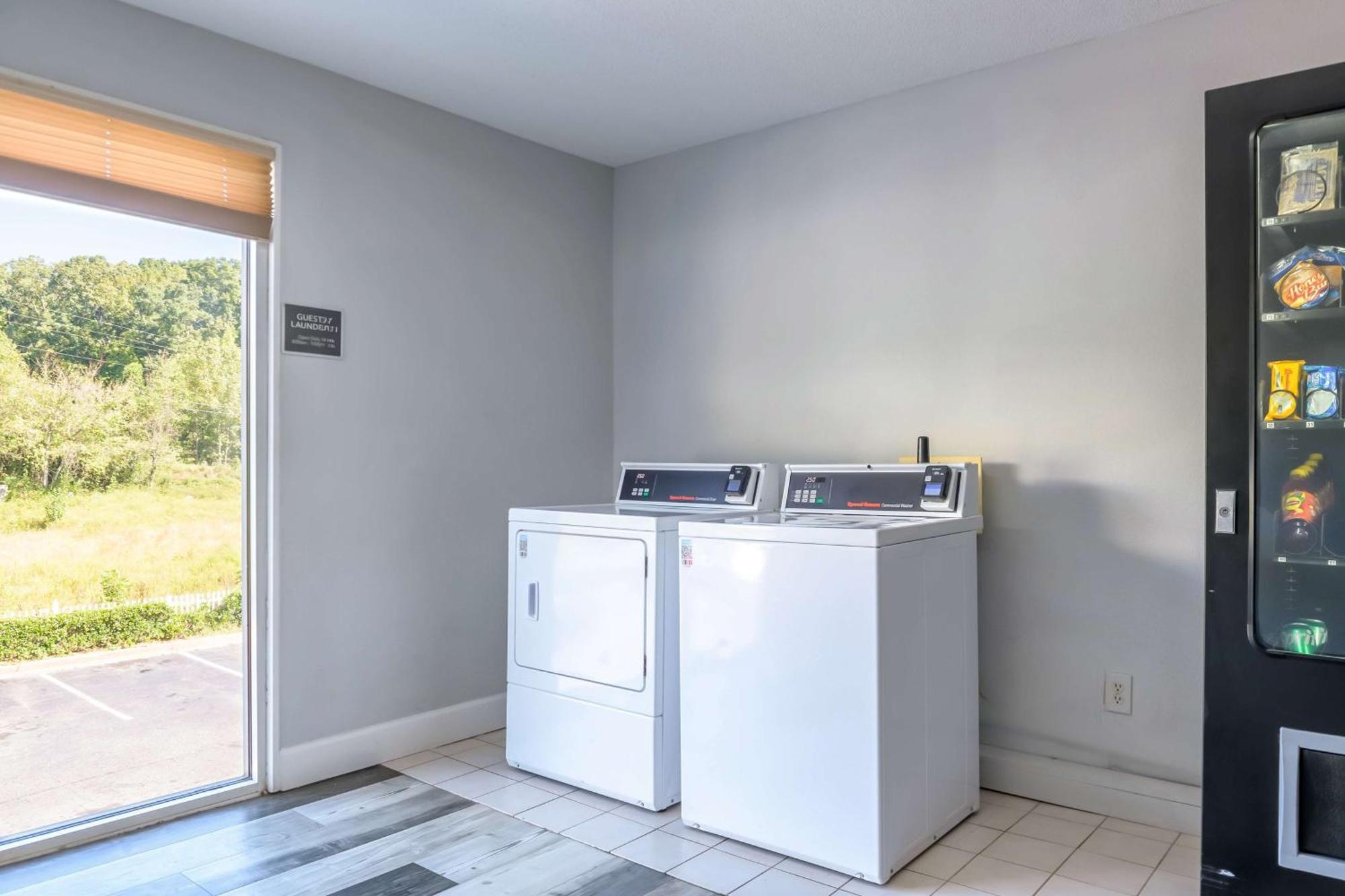 Hotel Econo Inn&suites 2*
