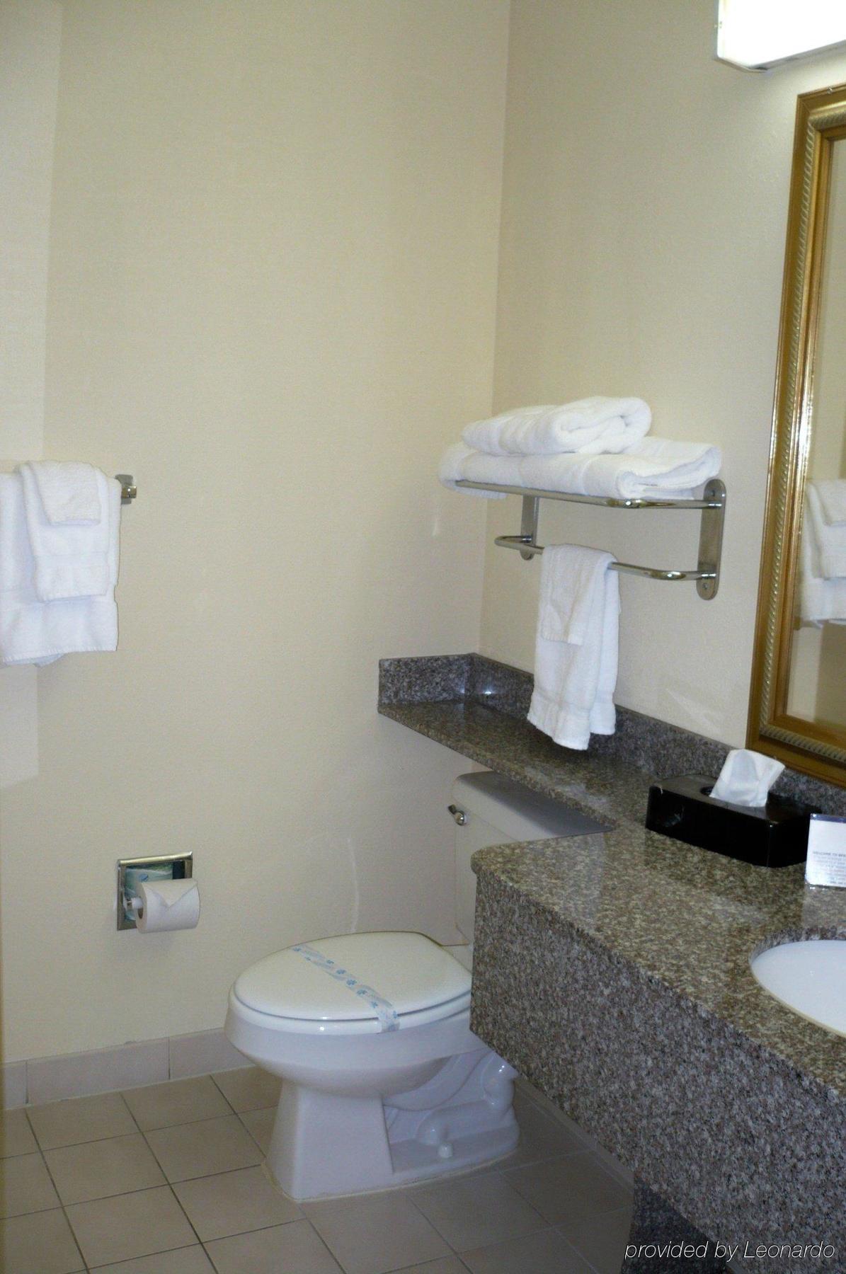 Econo Inn&suites 2*