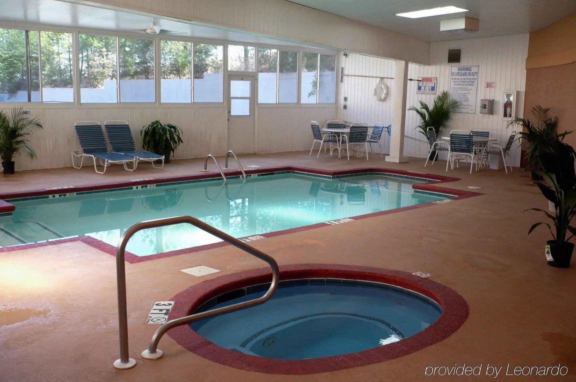 Hotel Econo Inn&suites 2*